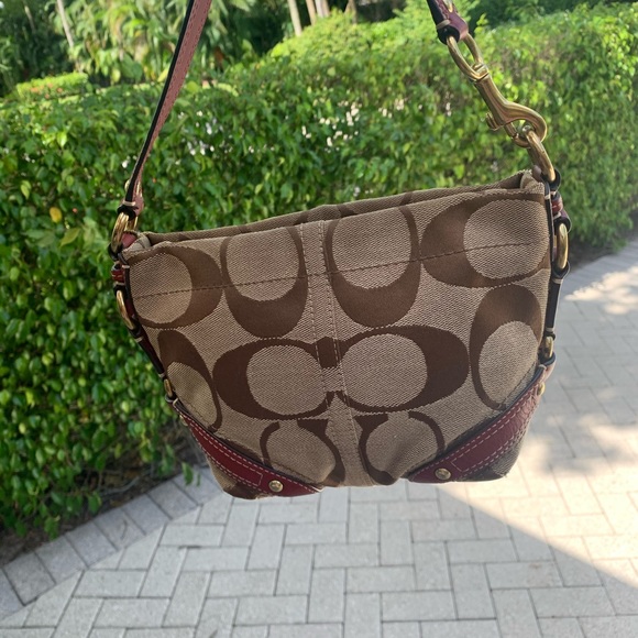 COACH MINI HANDBAG.USED COUPLE TIMES. - Picture 14 of 16